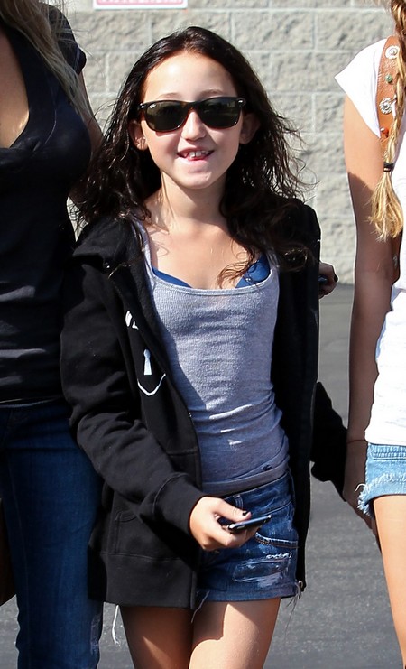 Sestra Miley Cyrus je n�vnadou pre pedofilov