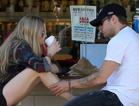 Ryan Phillippe si na�iel rovnako blon�av�, ale mlad�iu verziu Reese Witherspoon
