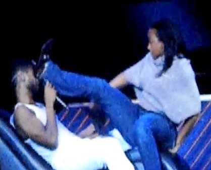 Usher sa má nahovno