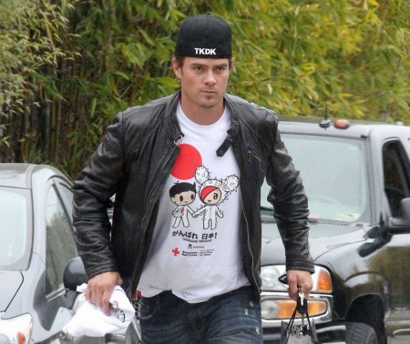 Josh Duhamel pom�ha Japonsku