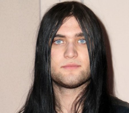 Syn Nicolasa Cagea miluje di�ty