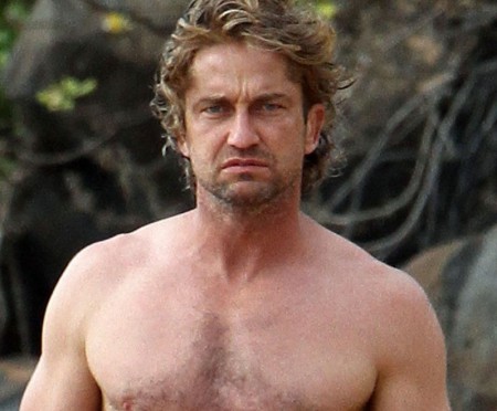 Gerard Butler je ��astn�, �e je pondelok. Tak ��astn�.