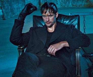 Up�r Alexander Skarsgard hr� s�m seba