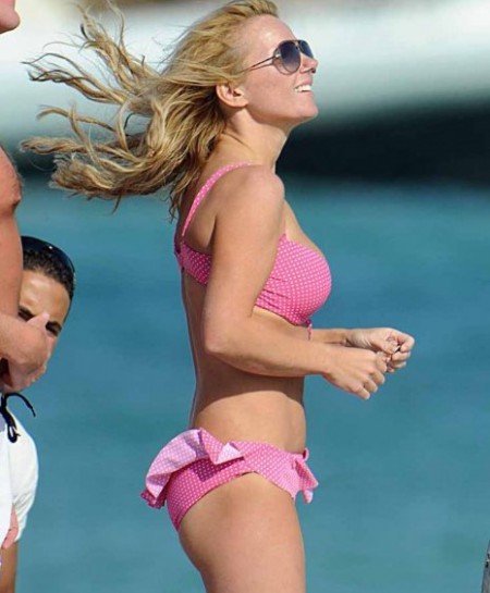 Bikiny, vade kam sa pozrie