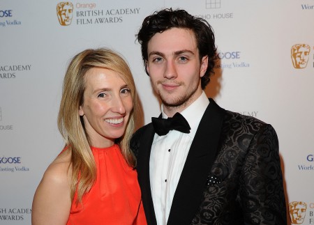 Mladu�k� herec z filmu Kick-Ass �ak� so 44-ro�nou re�is�rkou u� druh� die�a