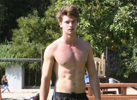 Patrick Schwarzenegger to sk��a ako model