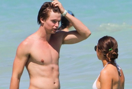 Patrick Schwarzenegger akoby otcovi z oka nevypadol