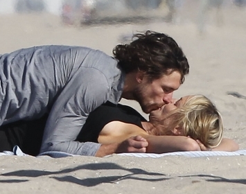 Sharon Stone a jej mlad� kanec