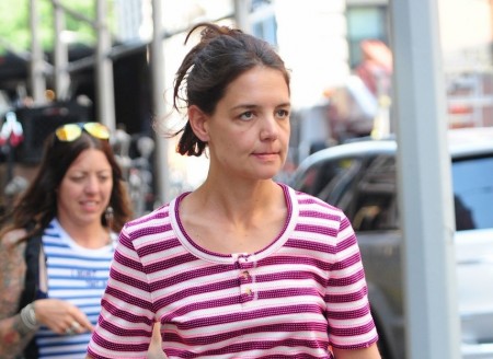 Katie Holmes vyzer� odd�chnuto