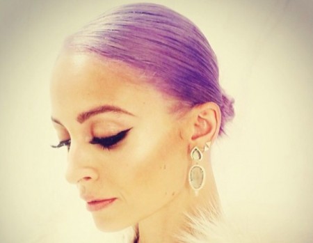 Celebrity n�m nejako fialovej�