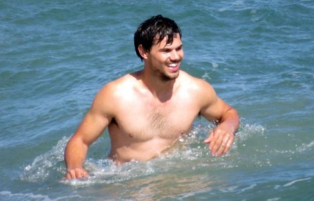 Priv�tajme leto s Taylorom Lautnerom