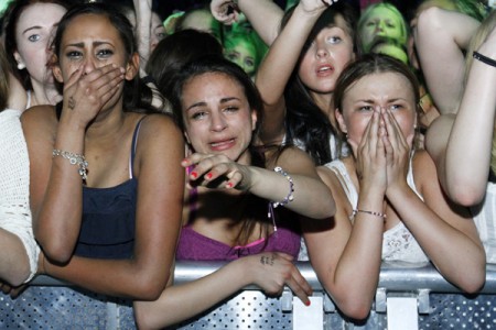 Lond�nske fan��i�ky One Direction pla��