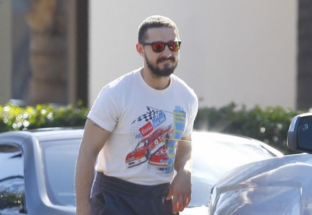 Mimoriadna spr�va: V�iva LaBeouf opral!