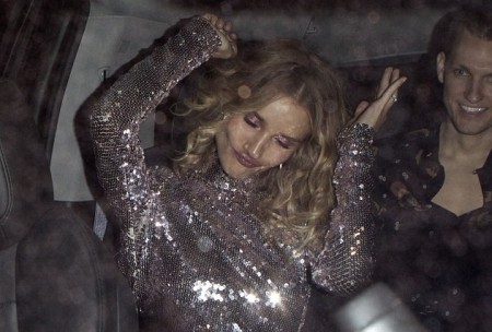 Ke� si supermodelka vypije