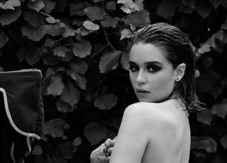 Emilia Clarke pre Violet Grey