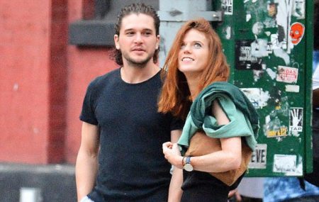 Jon Snow s Ygritte na prech�dzke