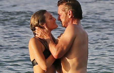 Sean Penn u� zabudol na Charlize