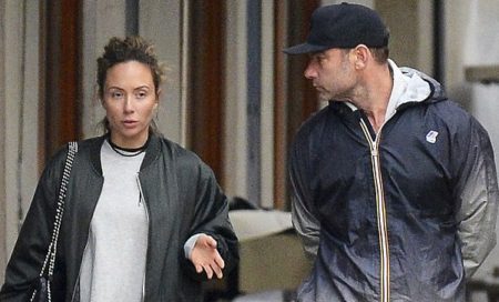 Liev Schreiber u� m� n�hradu za Naomi