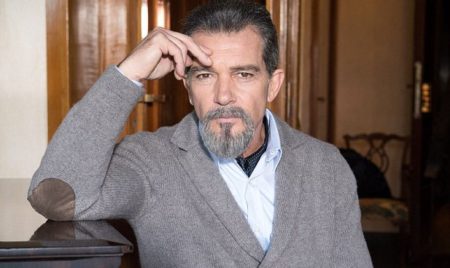 Antonio Banderas skon�il v nemocnici