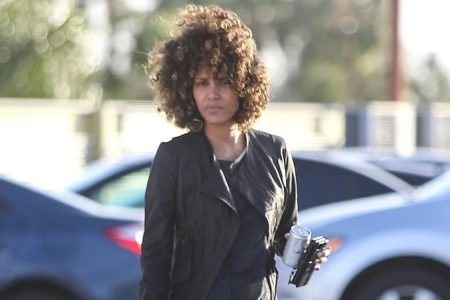 Halle Berry vs. vietor