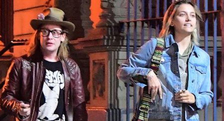 Paris Jackson ��rovala so svoj�m krstn�m otcom