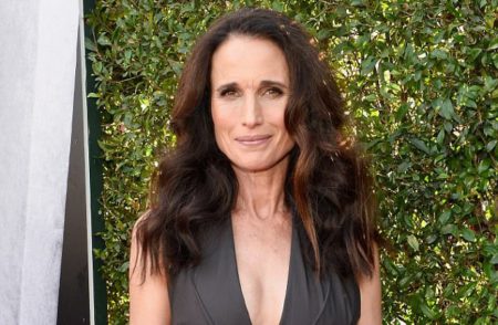 Kr�sna Andie MacDowell