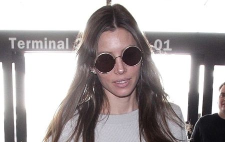 Jessica a jej ve�k� okuliare