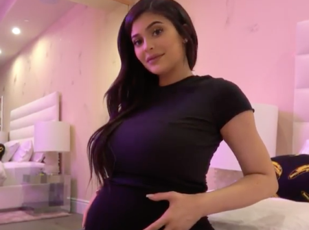 Kylie Jenner porodila