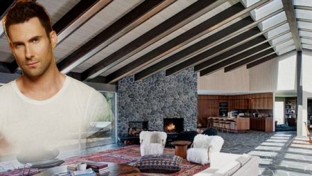 Adam Levine predal dom