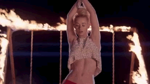 Pyromanka Iggy Azalea