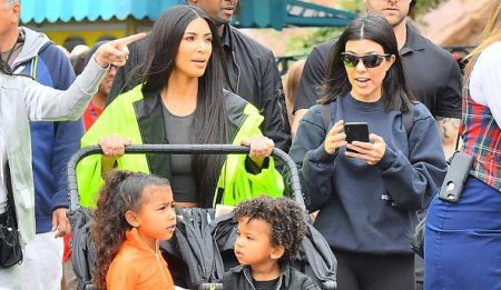 Kim v Disneylande