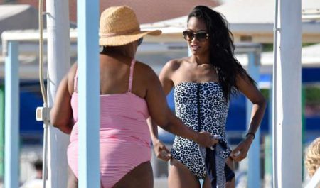 Zoe Saldana a Norbit v bikin�ch