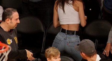 Emily Ratajkowski na basketbale