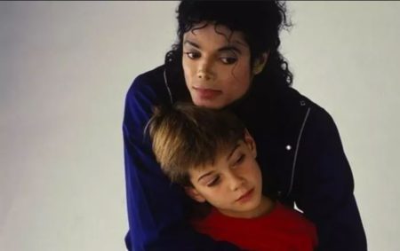 Bol Michael Jackson pedofil?