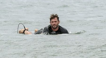 Vrabčiak na vlnách