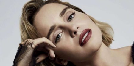 Kr�sna Emilia Clarke