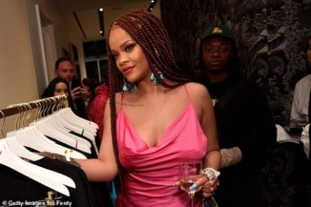 Rihanna pred�va nov� handry