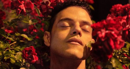 Rami Malek má na ružiach ustlané