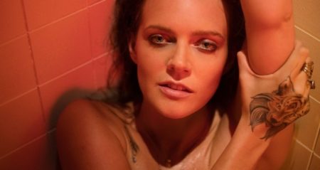 Tove Lo uk�zala cecky